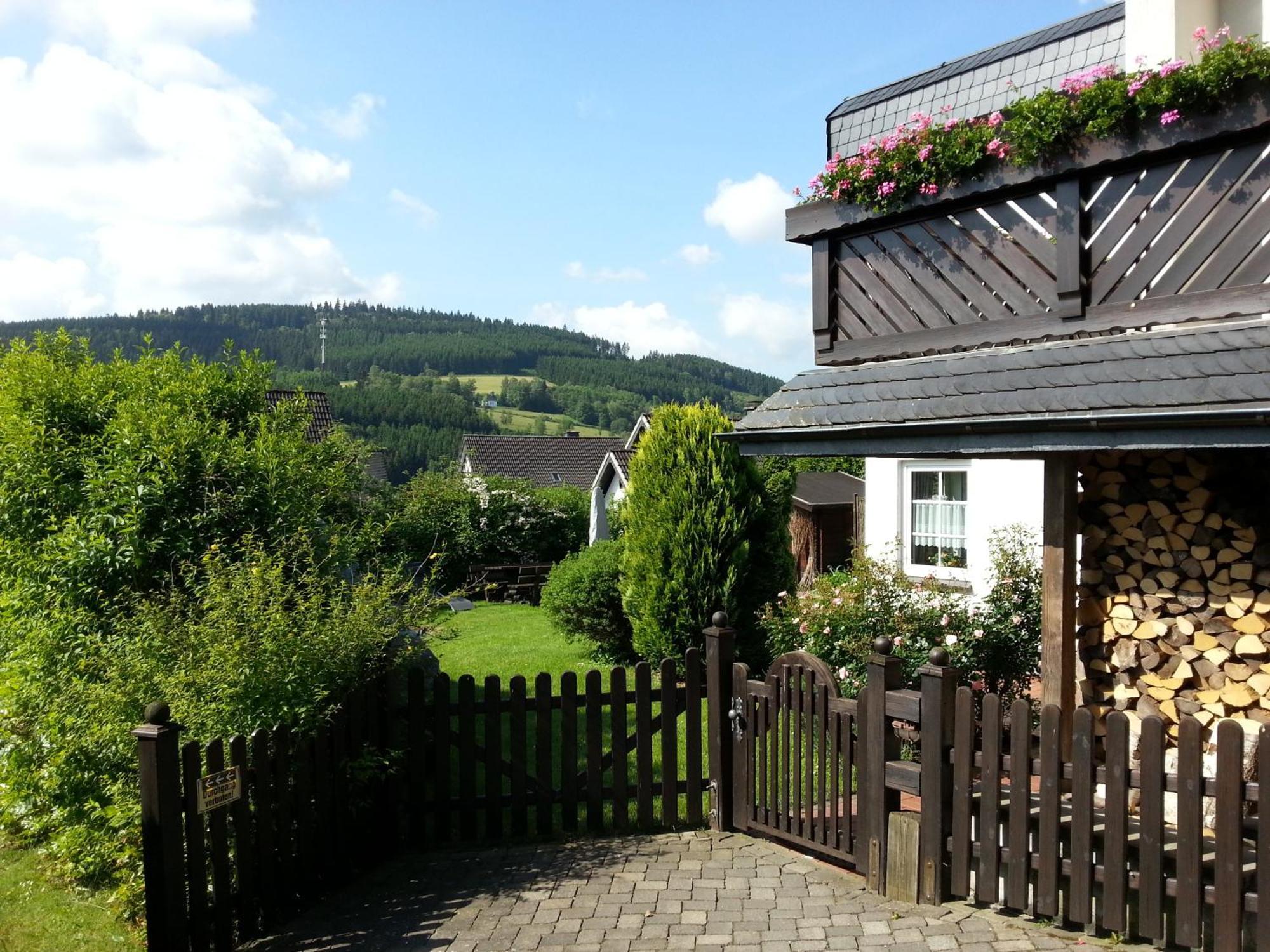 Ferienwohnungen Luge - Winterberg Pokoj fotografie